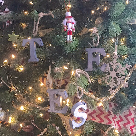 Tin Letter Ornaments/Stalking Initials - Picture 6 of 6